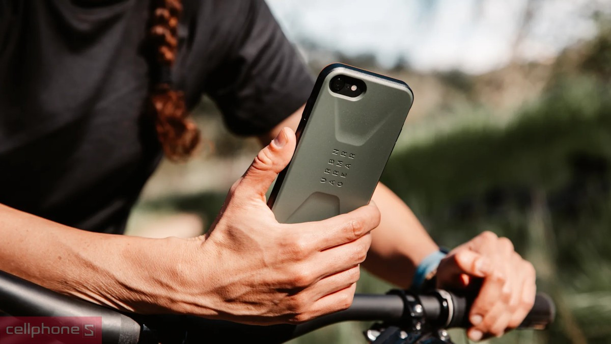 Ốp UAG chính hãng giá bao nhiêu