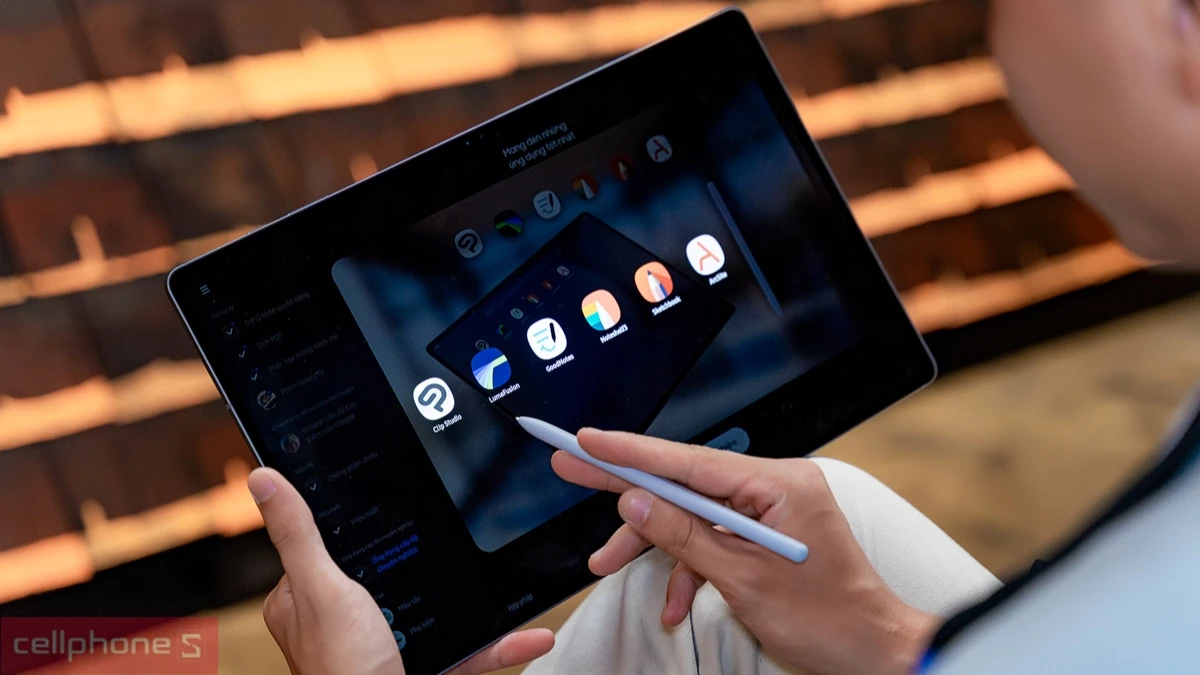 Khả năng hỗ trợ bút S Pen và Galaxy AI hiện đại của máy tính bảng Samsung Galaxy Tab S11 Ultra