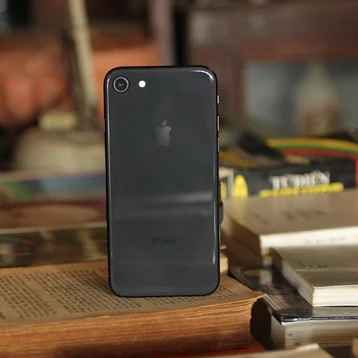 Điện thoại iPhone 8 cũ 64GB - Giá rẻ, bảo hành 6 tháng Điện thoại iPhone 8 cũ 64GB - Giá rẻ, bảo hành 6 tháng