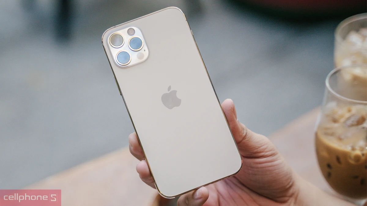 Pin và thời lượng sử dụng của iPhone 12 Pro 128GB cũ trầy xước