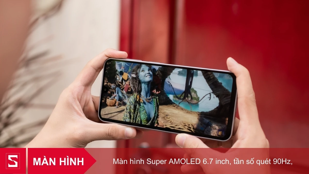 Màn hình Super AMOLED 6.7 inch