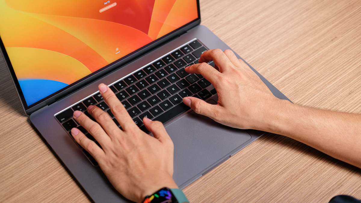 MacBook Air M4 được trang bị camera FaceTime HD