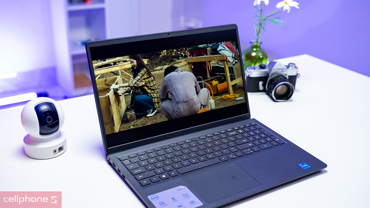 Laptop Dell i3 sở hữu thời lượng pin vừa đủ để đáp ứng các nhu cầu sử dụng