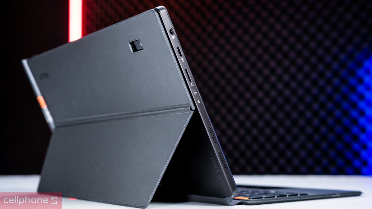 ASUS Vivobook i3 sở hữu thiết kế nhỏ gọn
