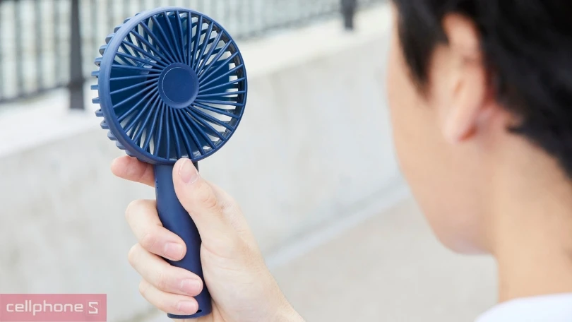 Quạt cầm tay mini truyền thống