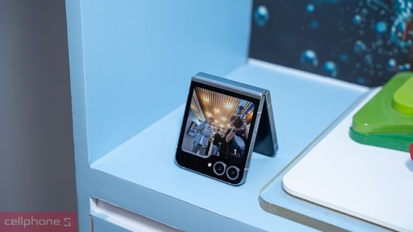 Samsung Galaxy Z Flip6 – Điện thoại 5G gập thời thượng