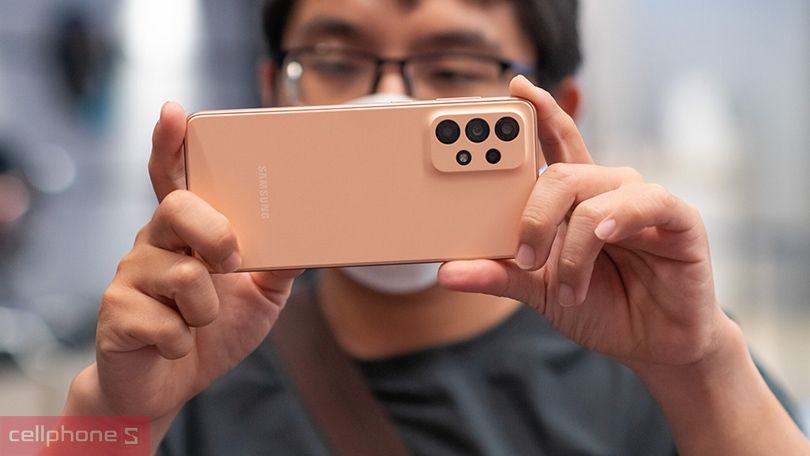 Camera 4 ống kính ghi lại trọn vẹn chi tiết đáng giá