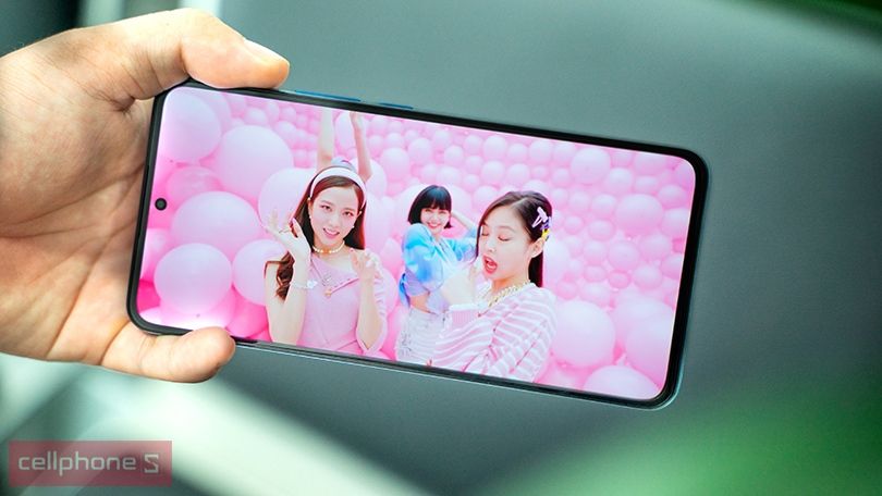 Xiaomi 12T Pro: Sở hữu ngay chiếc Xiaomi 12T Pro với các tính năng cao cấp, màn hình cực kỳ sáng và sắc nét. Được trang bị vi xử lý mạnh mẽ, camera chất lượng hàng đầu và pin trâu bò, đây chắc chắn là sự lựa chọn hoàn hảo cho những người yêu công nghệ và muốn trải nghiệm những tính năng tiên tiến trên điện thoại.