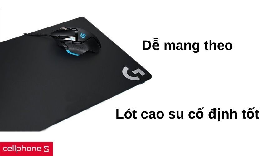 Lớp vải mềm mại bên trên và lớp lót cao su chắc chắn, dễ dàng mang theo