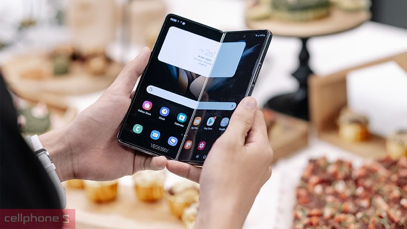 Samsung Galaxy Z Fold 4