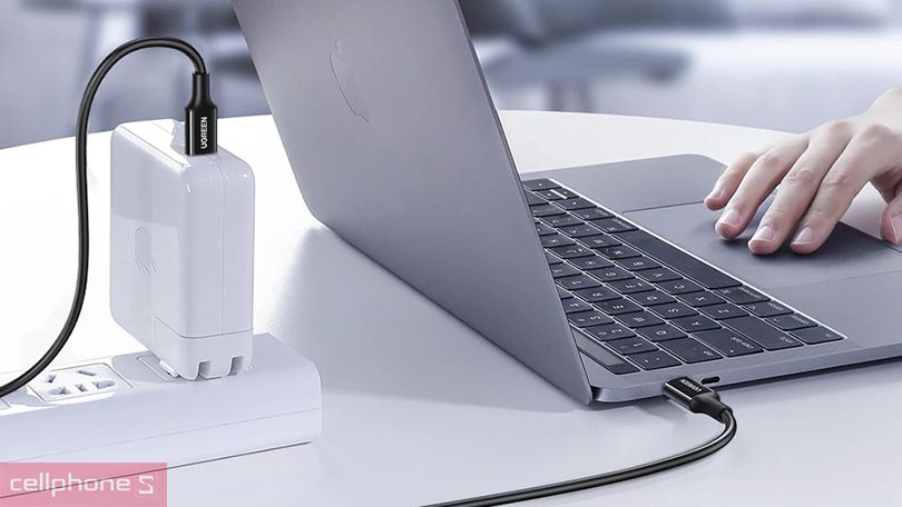 Đánh giá thiết kế cáp Type C To Type C Ugreen US286 60W 1M