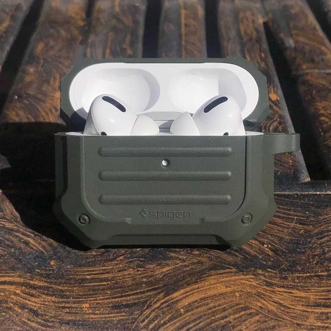 Mua H p ng tai nghe Apple Airpods Pro Spigen Tough Armor gi r