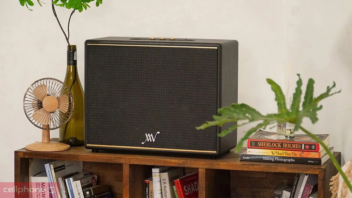Vẻ ngoài cổ điển của Classic V100