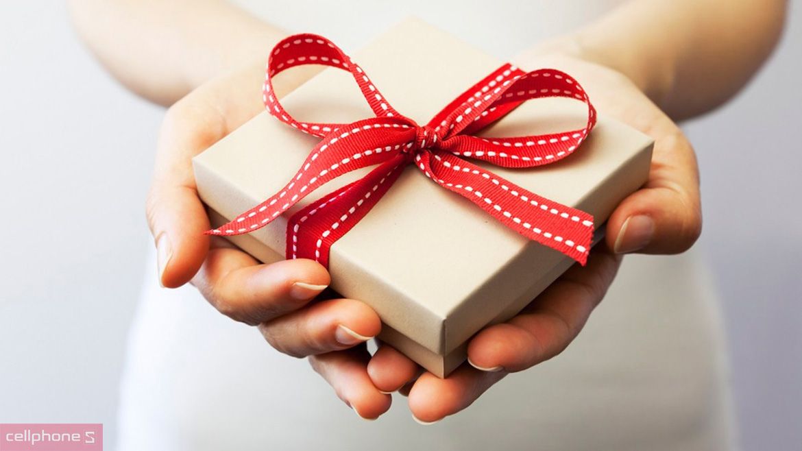 Nên mua quà 8/3 cho cô giáo có tính thiết thực