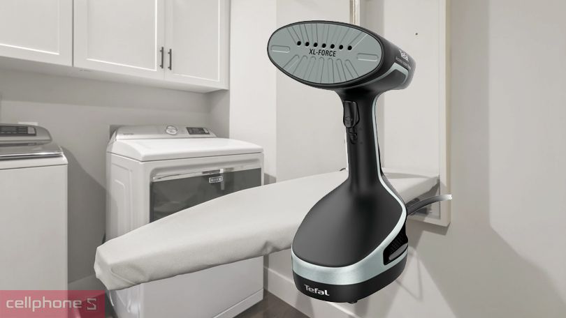 Công suất bàn ủi hơi nước cầm tay Tefal DT8230E1