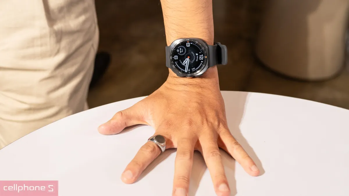 Samsung Galaxy Watch Ultra 2 pin bền hỗ trợ theo dõi tim mạch liên tục
