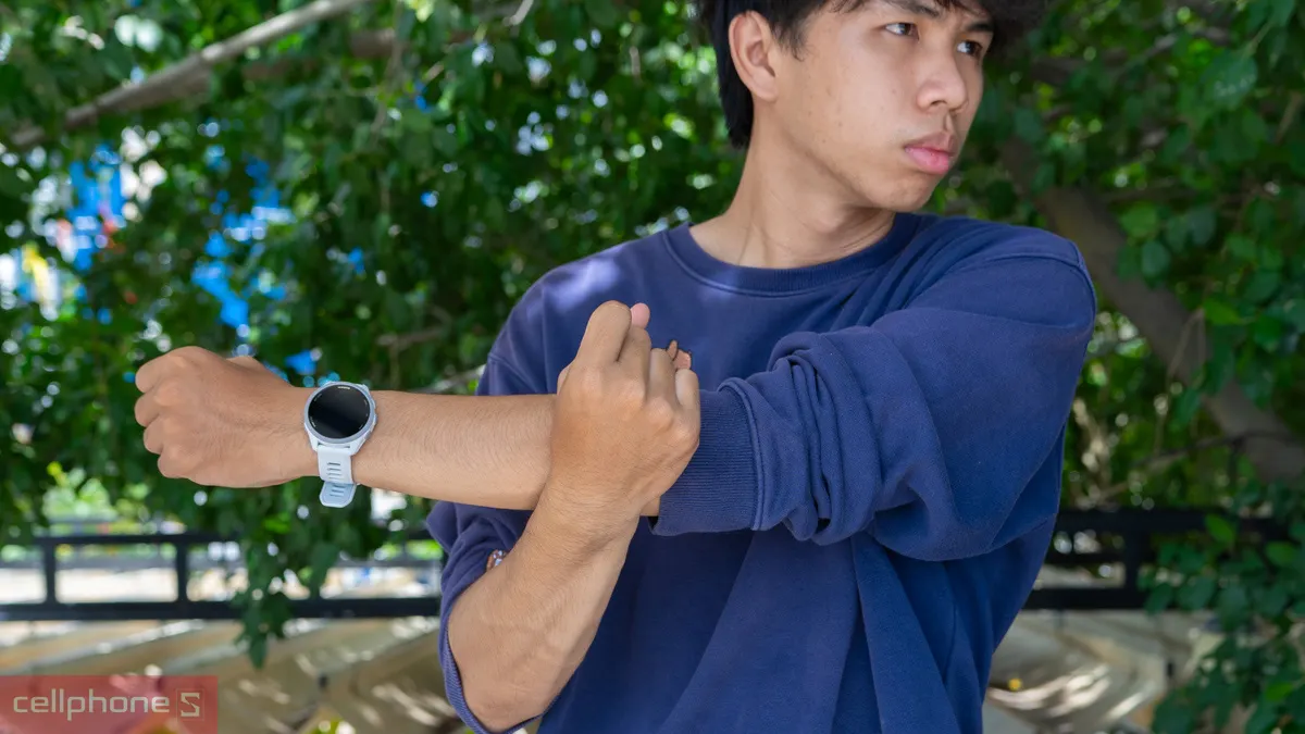 Đồng hồ thông minh chống nước với chỉ số IP thể hiện khả năng bảo vệ
