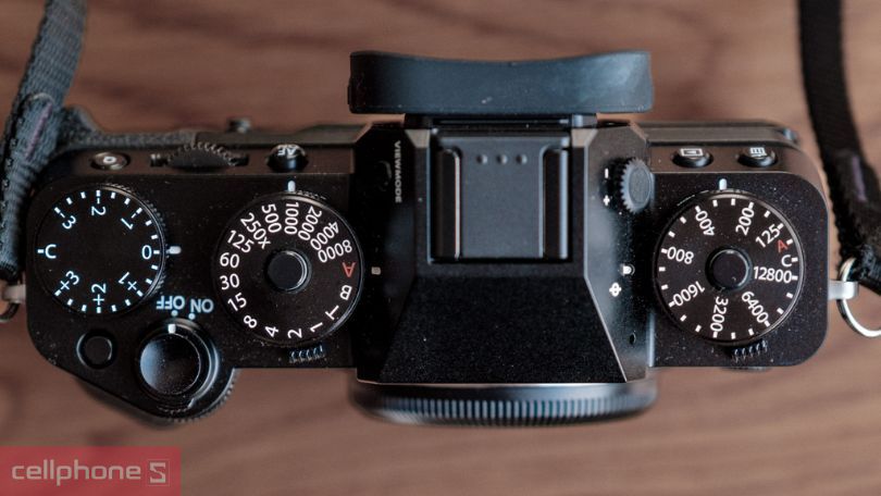 Fujifilm vẫn giữ các nút vặn thông số cơ học