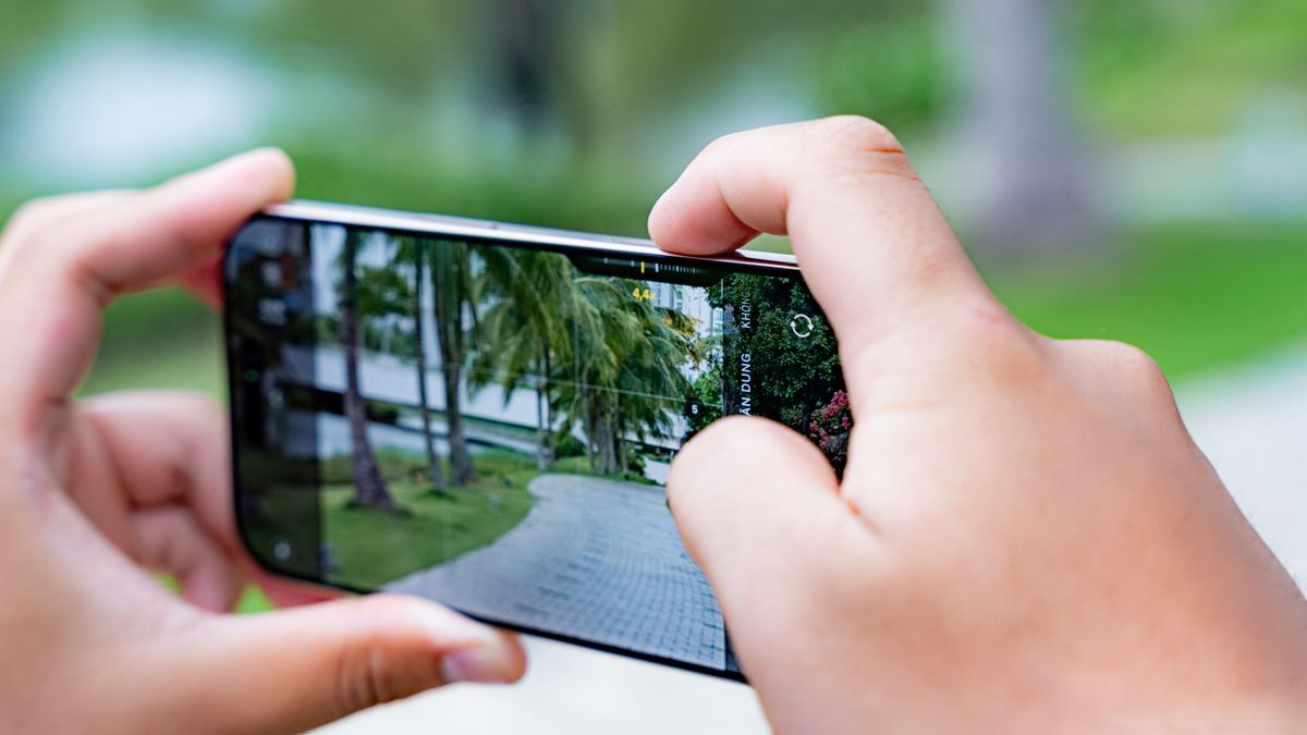 Camera trên iPhone hỗ trợ zoom xa giúp ghi lại chi tiết sắc nét