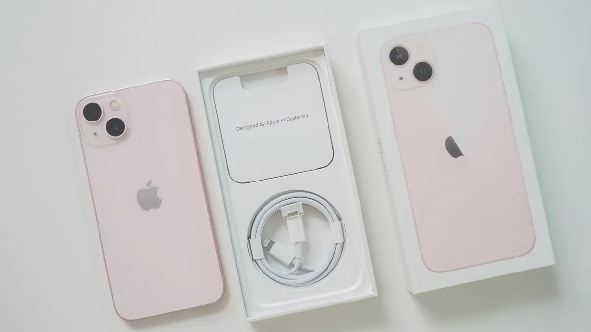 Sạc điện thoại iPhone 13 là sạc gì