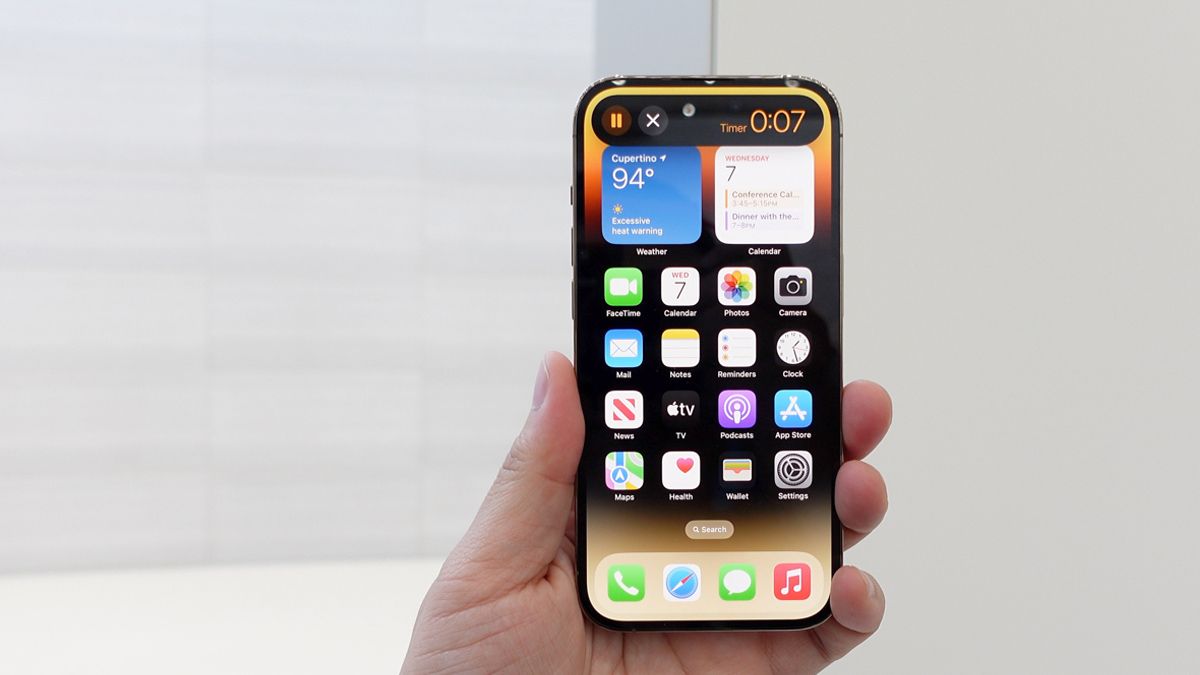 iPhone 14 Series trang bị Dynamic Island hiển thị linh hoạt thông báo, cuộc gọi và hẹn giờ