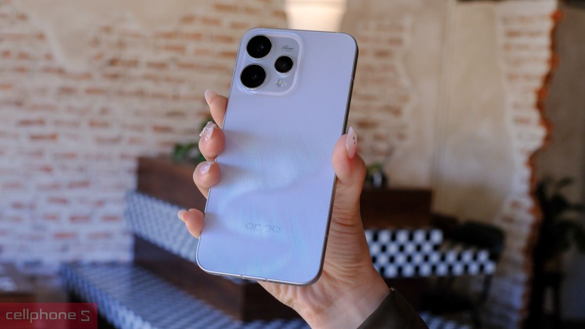 Phiên bản màu sắc thời thượng độc đáo trên tay người dùng của dòng điện thoại OPPO Reno series Phiên bản màu sắc thời thượng độc đáo trên tay người dùng của dòng điện thoại OPPO Reno series