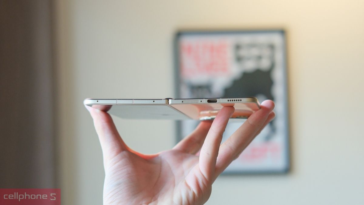 Cận cảnh độ mỏng ấn tượng đầy đột phá của dòng đt OPPO màn hình gập thế hệ mới Cận cảnh độ mỏng ấn tượng đầy đột phá của dòng đt OPPO màn hình gập thế hệ mới
