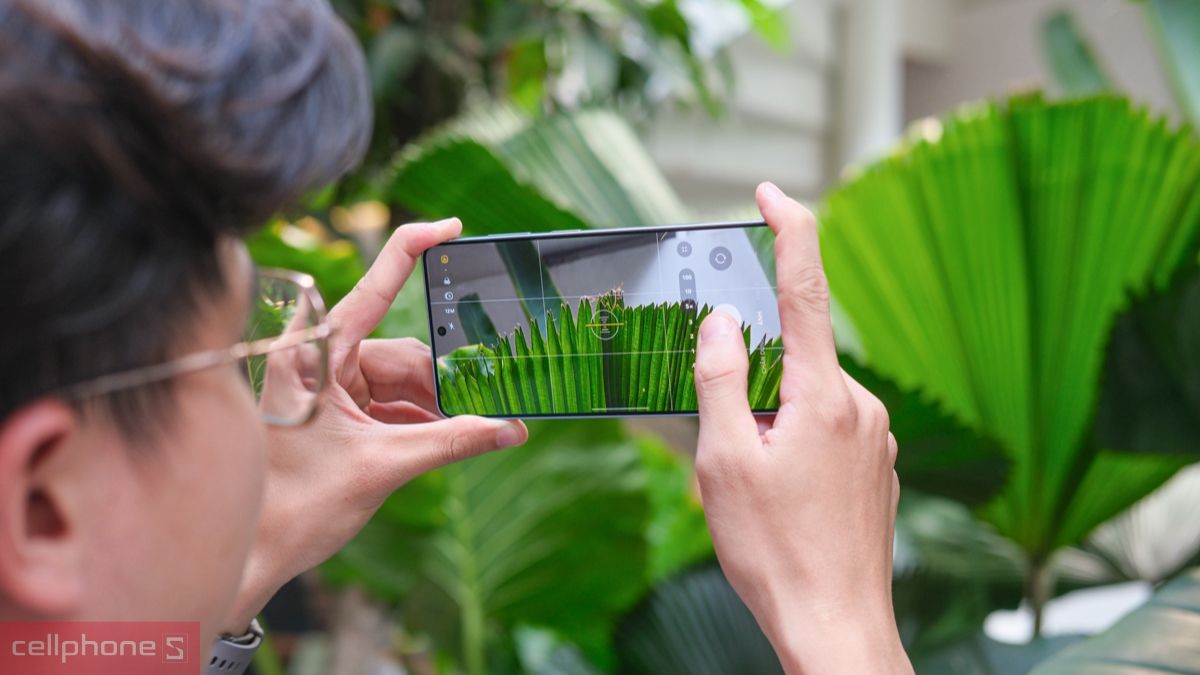 Camera tích hợp AI trên điện thoại Samsung