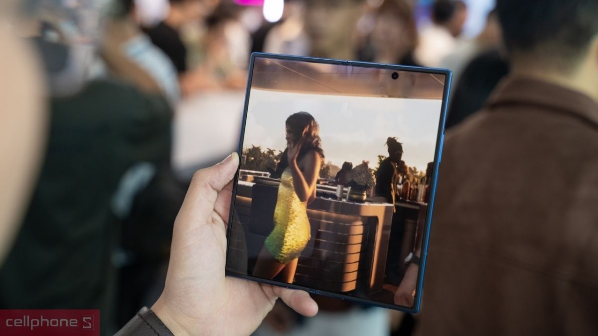 Chọn điện thoại Samsung theo tần số quét màn hình