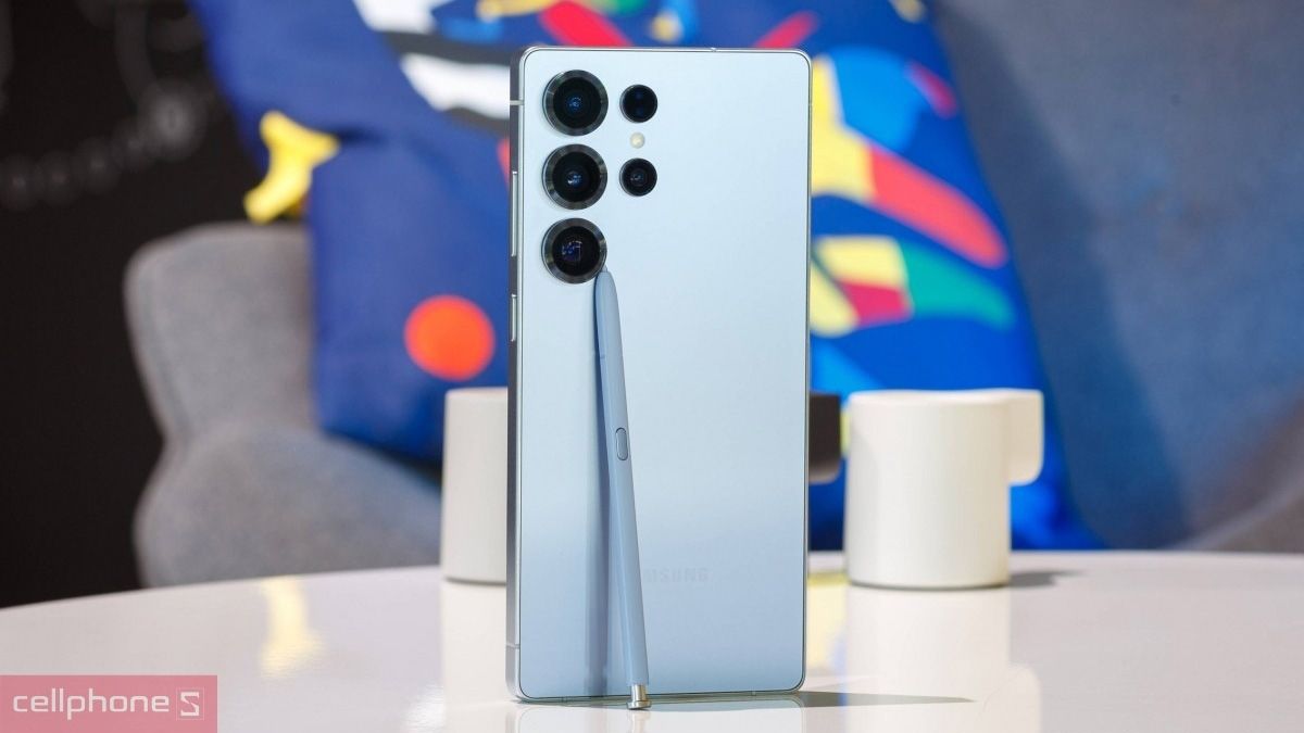 Chọn điện thoại Samsung ưu tiên hệ sinh thái phụ kiện