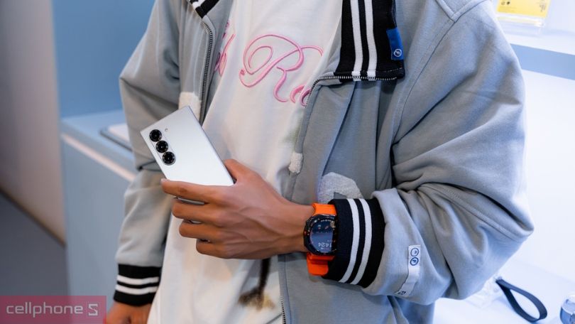 Giá bán Galaxy Z6 cũ bao nhiêu?