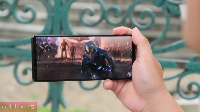 Tại sao nên mua điện thoại Sony
