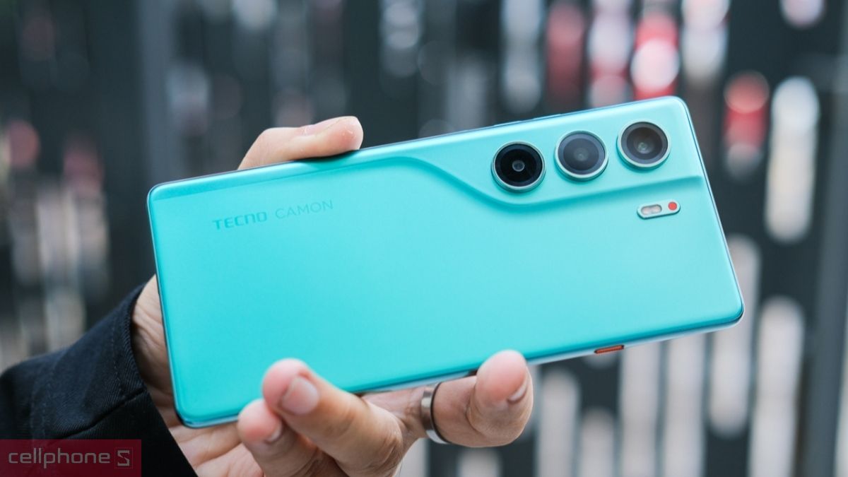 Trên tay dòng điện thoại TECNO CAMON màu xanh ngọc chính hãng phân phối tại Việt Nam Trên tay dòng điện thoại TECNO CAMON màu xanh ngọc chính hãng phân phối tại Việt Nam
