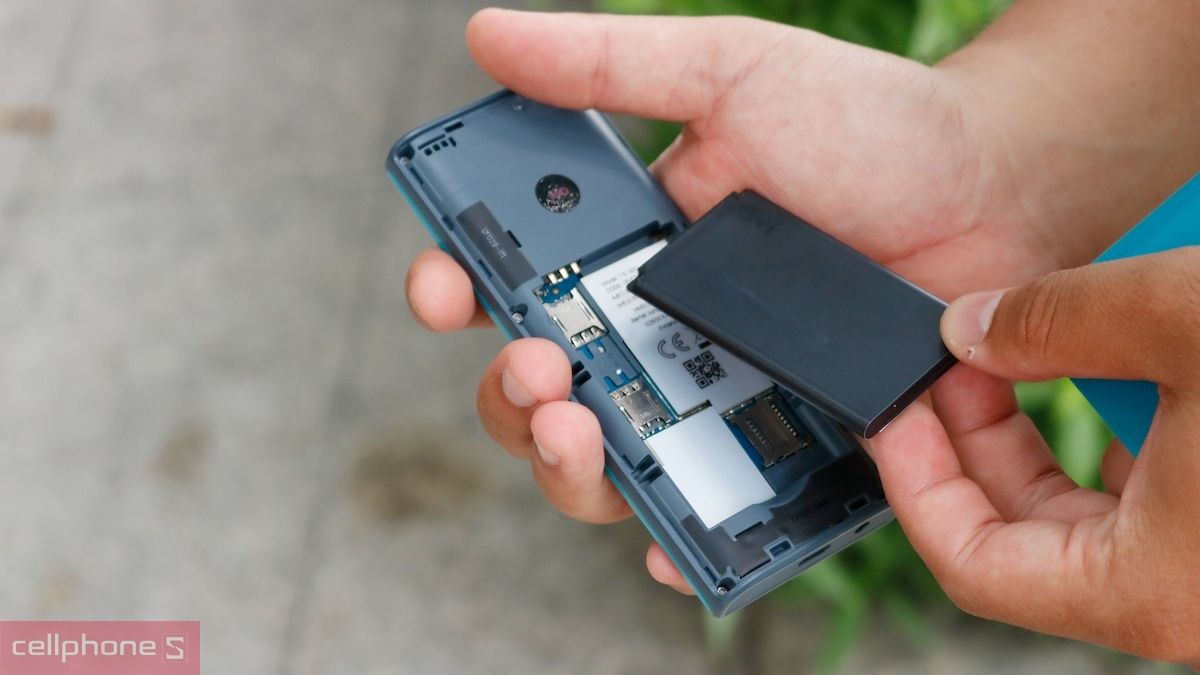 Chọn điện thoại cục gạch theo dung lượng pin