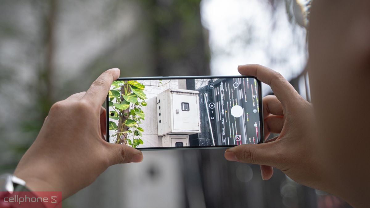 Camera chụp ảnh sang - xịn - mịn