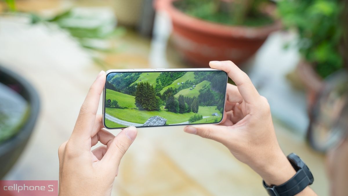 Màn hình điện thoại Xiaomi có độ sáng cao