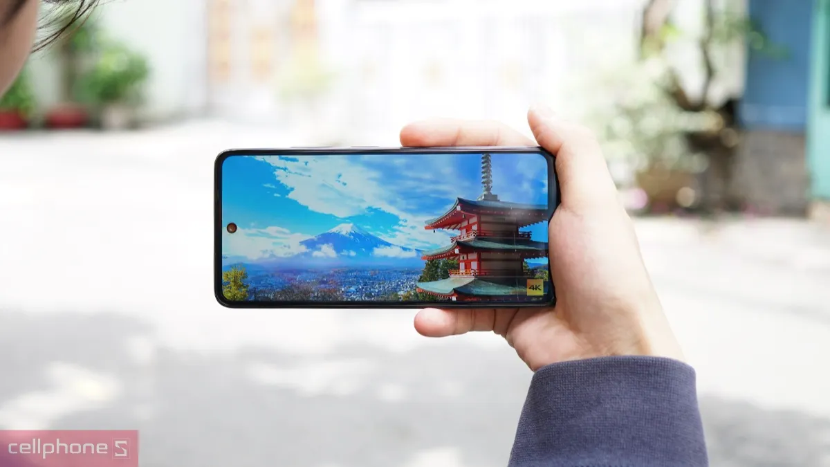 Trải nghiệm xem video phong cảnh sắc nét trên màn hình lớn đục lỗ viền mỏng ngoài trời Trải nghiệm xem video phong cảnh sắc nét trên màn hình lớn đục lỗ viền mỏng ngoài trời