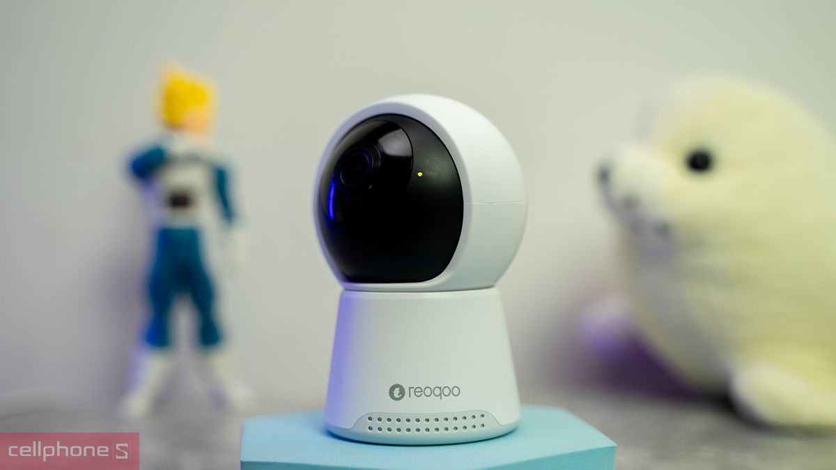 Camera trong nhà