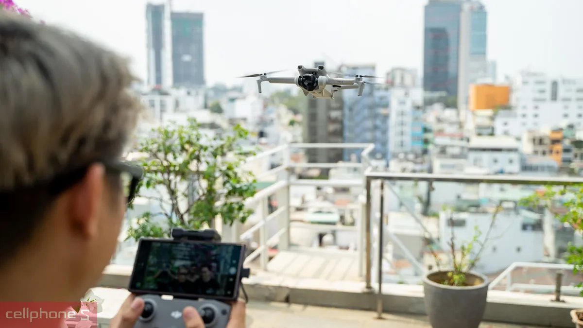 Flycam cần khoản đầu tư cao hơn, nên cân nhắc kỹ