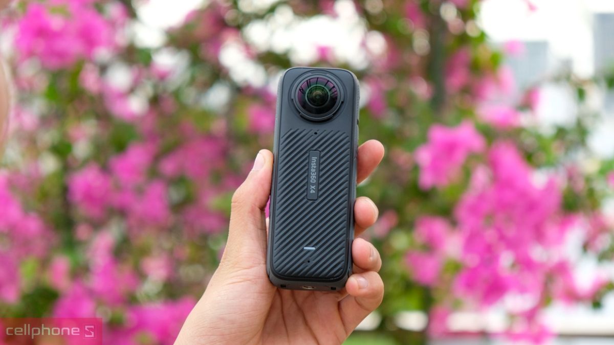 Camera Insta360 X4