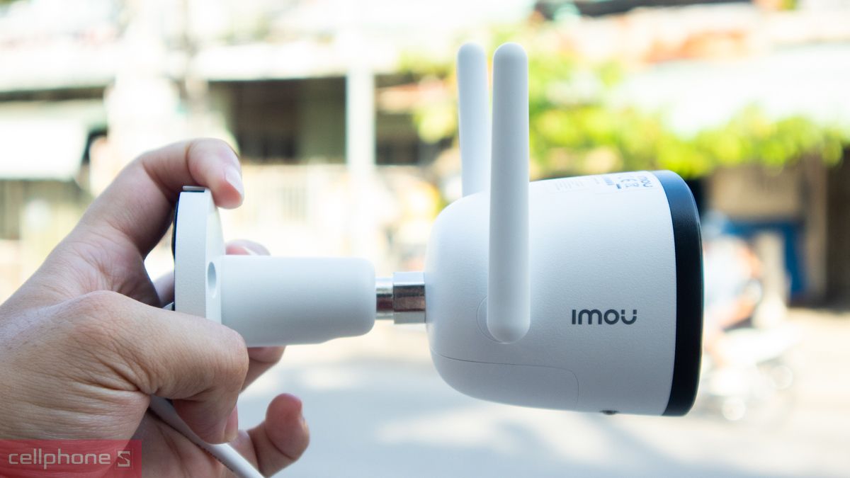 Camera IP ngoài trời có dây