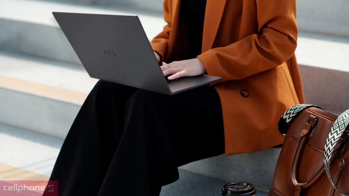 Dell XPS duy trì nhiệt độ ổn định nhờ hệ thống tản nhiệt hiện đại