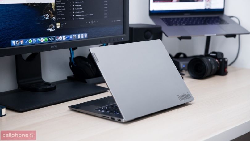 Chọn laptop Thinkbook theo giá cả