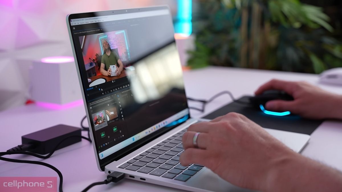 Cổng kết nối laptop Surface Cổng kết nối laptop Surface