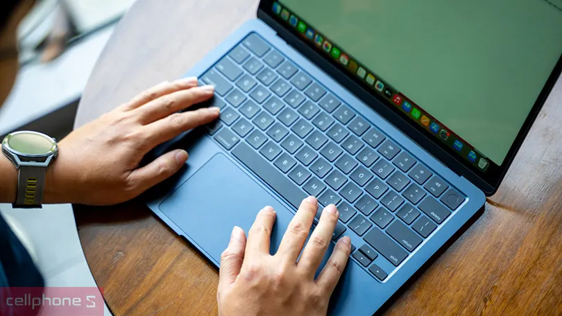 Giá Macbook bao nhiêu tiền?