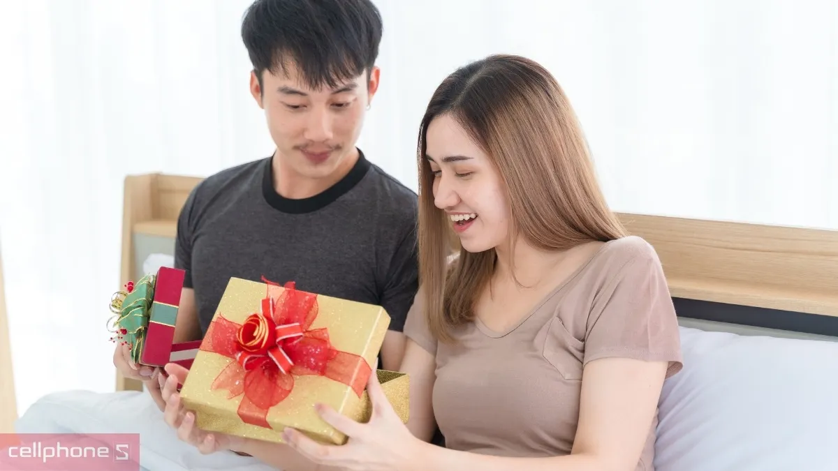 Tặng quà 8/3 cho vợ đúng thời điểm đặc biệt mang lại niềm vui và hạnh phúc bất ngờ Tặng quà 8/3 cho vợ đúng thời điểm đặc biệt mang lại niềm vui và hạnh phúc bất ngờ