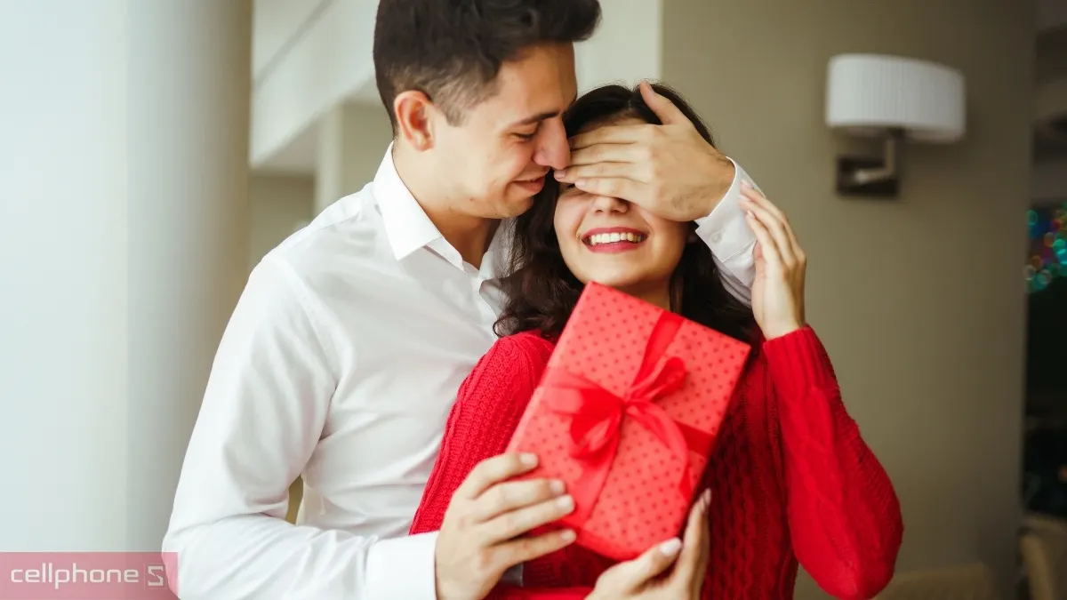 Tạo bất ngờ khi tặng quà 8/3 cho vợ Tạo bất ngờ khi tặng quà 8/3 cho vợ