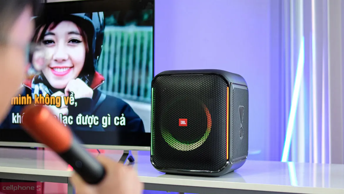 Tặng loa karaoke làm quà tết cho nhân viên