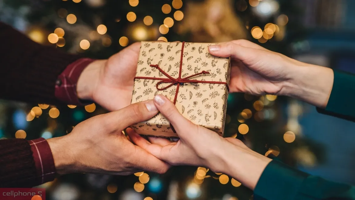 Công ty nên thông báo tặng quà Tết cho nhân viên khi nào