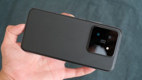 Trên tay Xiaomi 14 tại VN: Chip SD 8 Gen 3, camera Leica, màn hình sáng nhất thế giới, giá 22.9 triệu